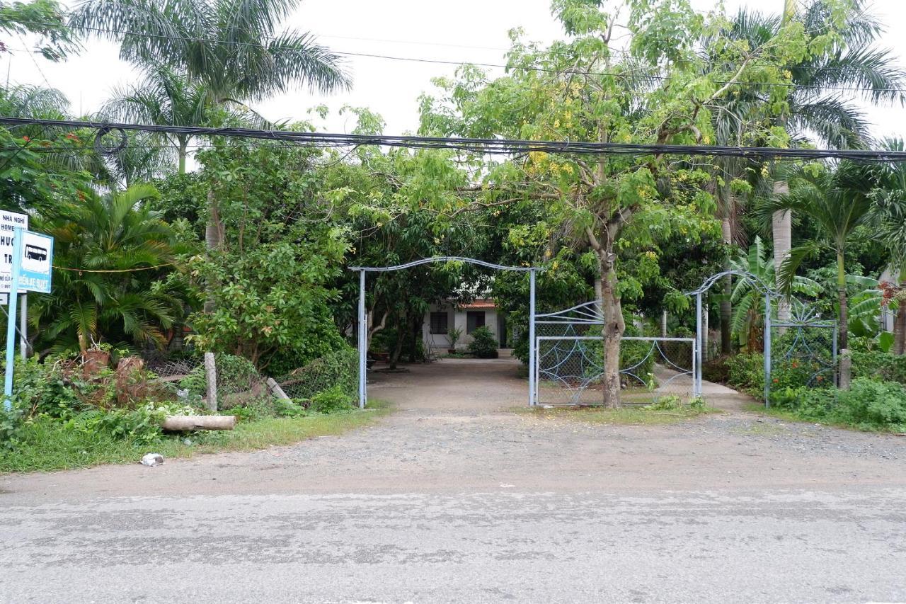 Huong Tram Homestay Ho Da Luaran gambar