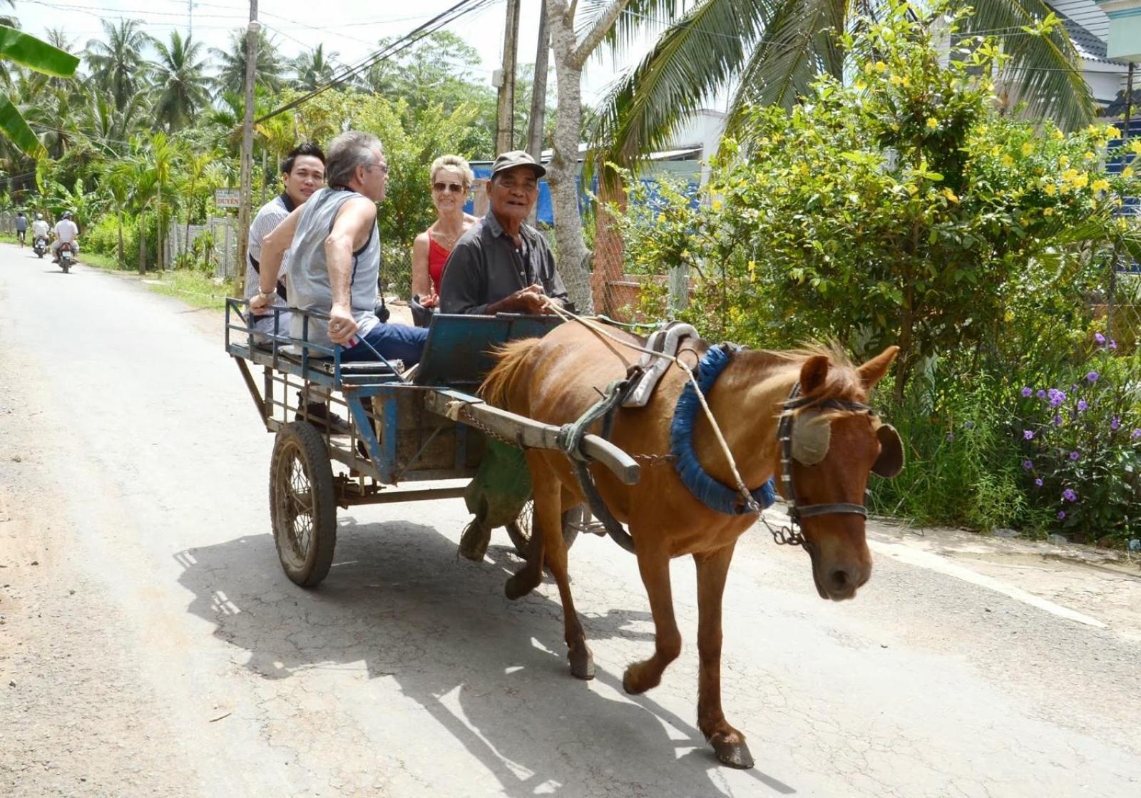 Huong Tram Homestay Ho Da Luaran gambar
