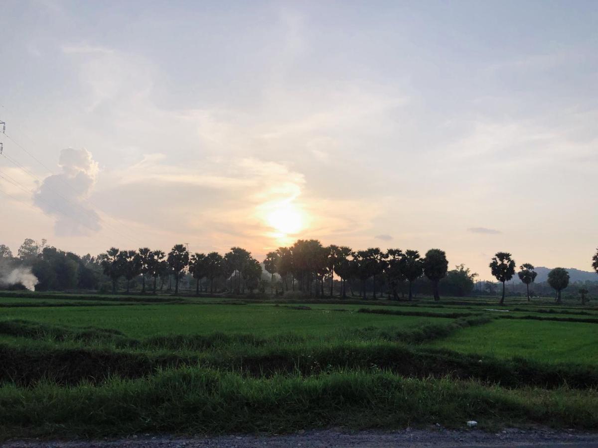 Huong Tram Homestay Ho Da Luaran gambar